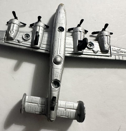Maisto Special Edition Air Force B-24D Liberator Diecast Propeller Airplane Camo - Picture 17 of 20