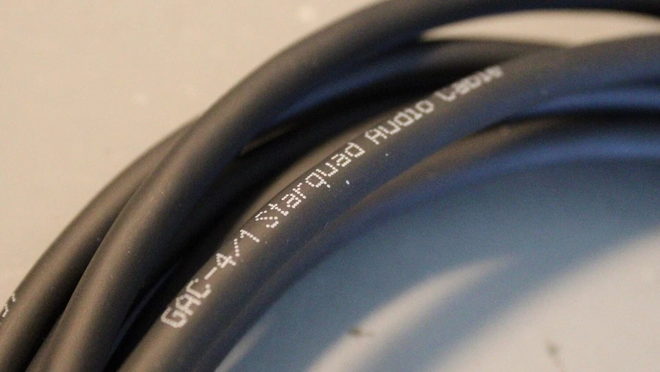 Cable de micrófono Gotham Audio GAC-4/1 Starquad | 4 pies | XLR macho dorado a XLR hembra Foto 2 de 4