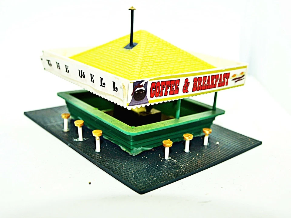 Atlas HO Slot Car Refreshment Stand Built with Org Box - Image 2 of 2