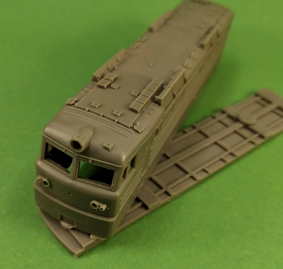 Soviet Electric locomotive VL80s (2 sections) H0 scale 1/87 Kit for assembly - Image 2 of 4