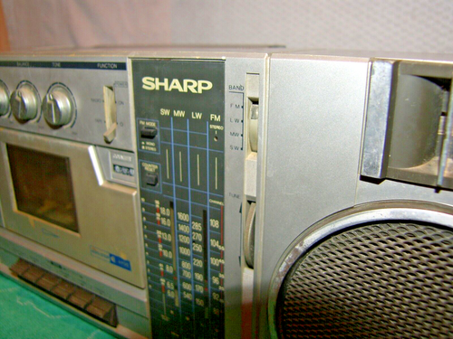 BOOMBOX SHARP GF 7300 !!!! - Foto 20 di 23
