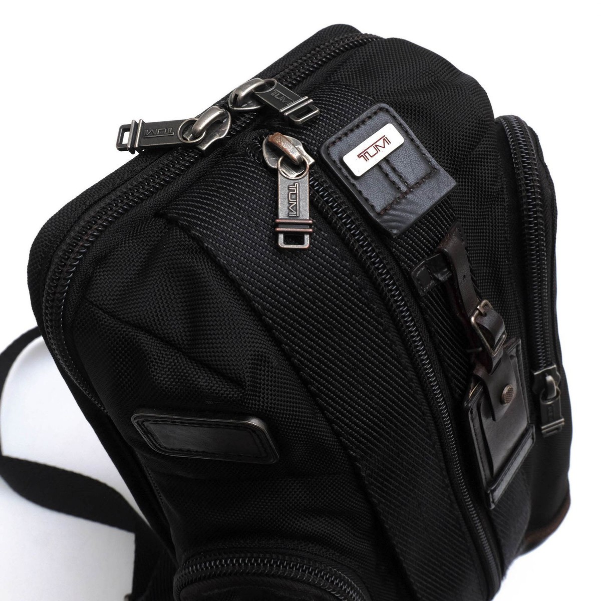 TUMI ブラック ショルダーバッグ 222318HK2 TUMI Shoulder Bag ALPHA BRAVO Monterey Sling Body Bag