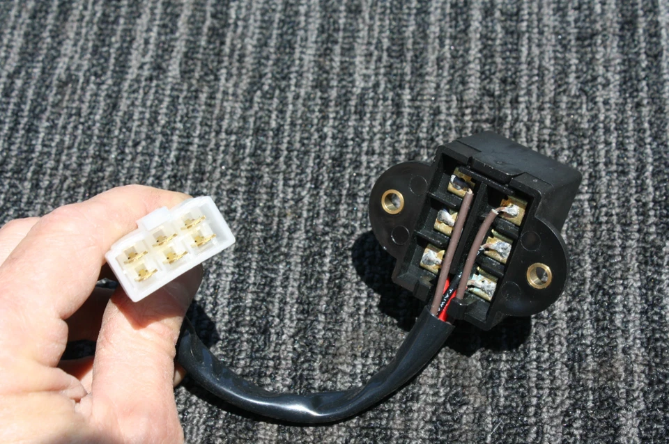 HONDA OEM CB500 CB550 CB750 CB 550 коробка предохранителей мотоцикла 3 предохранителя коробка предохранителей штекерный конец  - Изображение 3 из 4