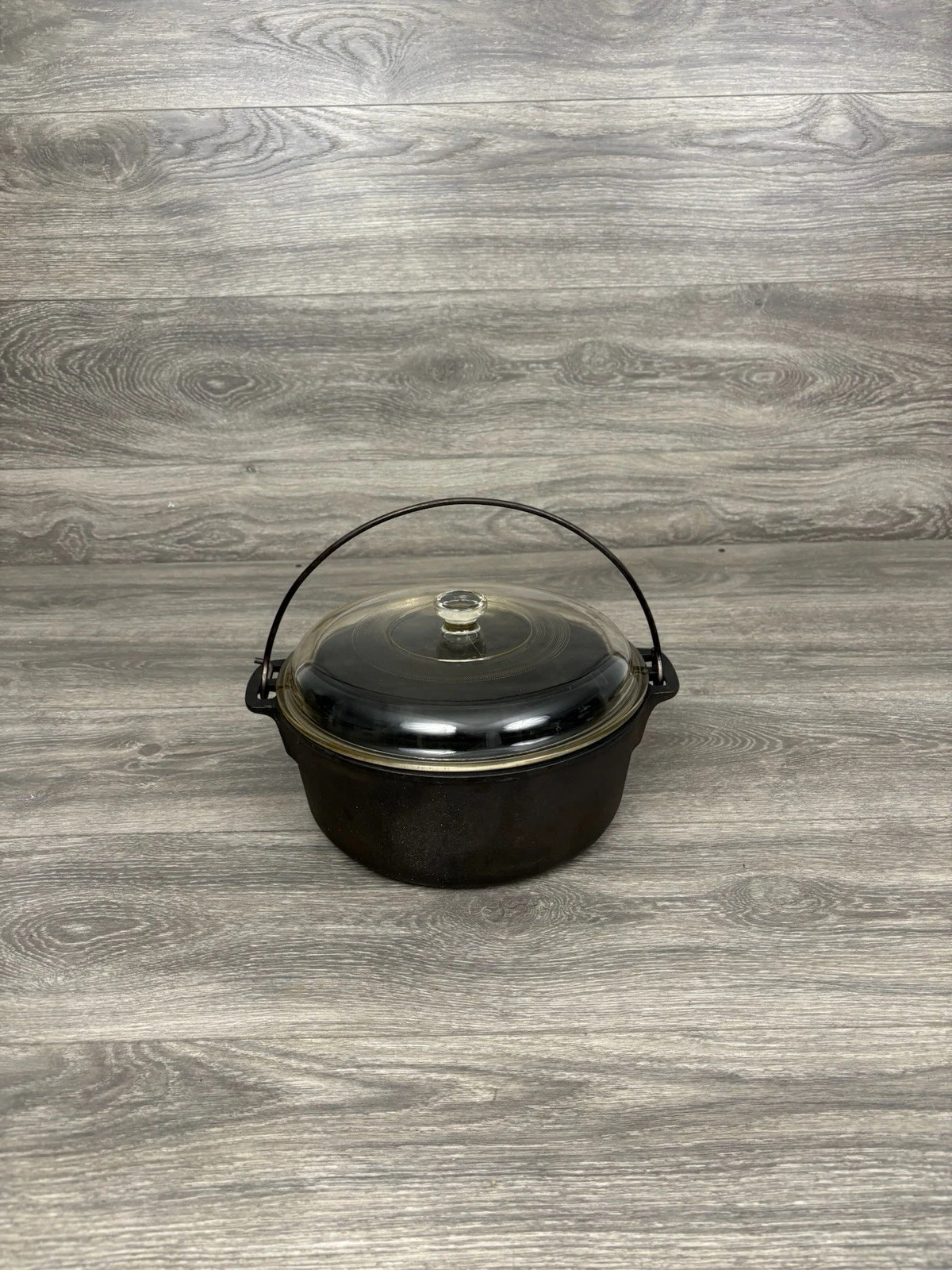 Griswold Wagner Ware Cast Iron Dutch Oven 5 Qt W/Glass Lid & Bail Handle