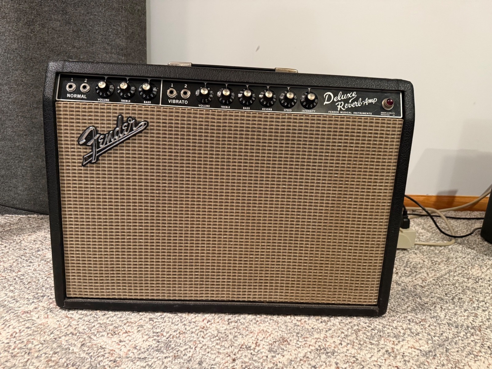 1966 Fender Deluxe Reverb AB763 Vintage Electric Guitar Tube Combo Amplifier