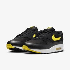 Preços baixos em Nike Air Max Essential Athletic Shoes for Men