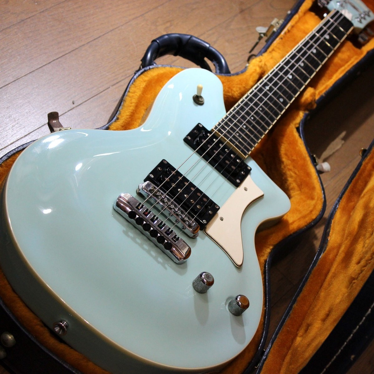 ギター Washburn P4 Nuno bettencourt WASHBURN USA Nuno Bettencourt P4 Reissue Guitar Silver