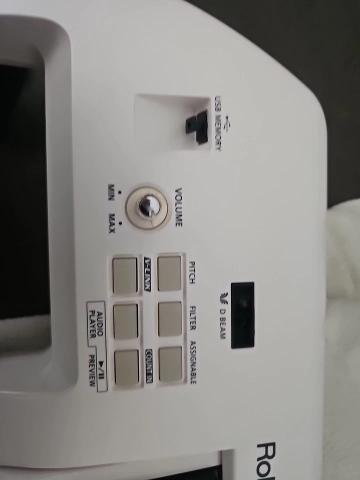 Rolands Lucian Synthesizer AX-09 Keyboard Synthesizer Only Used Twice - Image 4 of 4