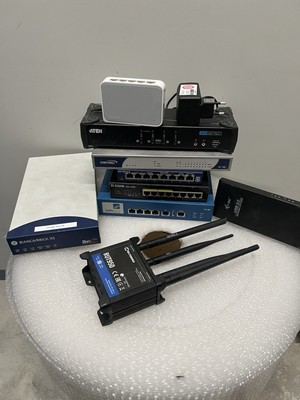Switches und mehr  Netgear GS108 D-Link Konvolut nur ein Netzteile ungeprüft
