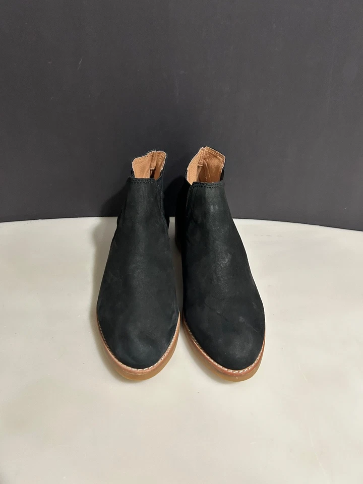 NEW NEVER WORN ALL BLACK 39 or 8.5 US Suede Ankle Boots Rubber natural sole - Image 4 of 4