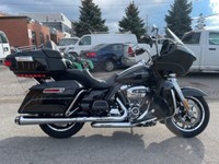 2017 Harley-Davidson Road Glide Ultra ** ROAD GLIDE ULTRA * LOW MILES * FREEDOM EXHAUST