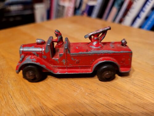 NICE DIECAST TOOTSIETOY 1940 #238 HOSE CAR MACK FIRE PUMPER TRUCK #2 - Picture 2 of 7