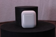 Apple AirPods 2nd Generation In-Ear Headsets with Charging Case - White - MINT