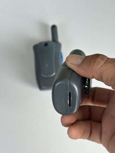 2 MOTOROLA TALKABOUT T4500 TWO WAY RADIO WALKIE TALKIES 22 CHANELS Not Tested T3 - Zdjęcie 6 z 15