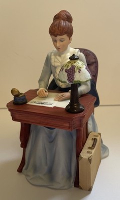 1985 Avon President's Club Porcelain Mrs Albee Award Figurine Read Desc.