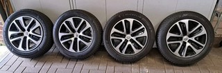 Winterreifen 225/55 R17 V101 auf Stahlfelge passend für Opel Insignia Radkappen