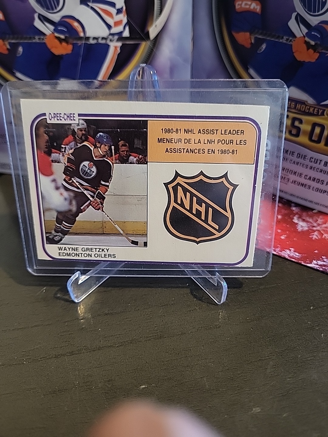1981-82 O-Pee-Chee #383 - 1980-81 NHL Assist Leader Wayne Gretzky (Oilers)