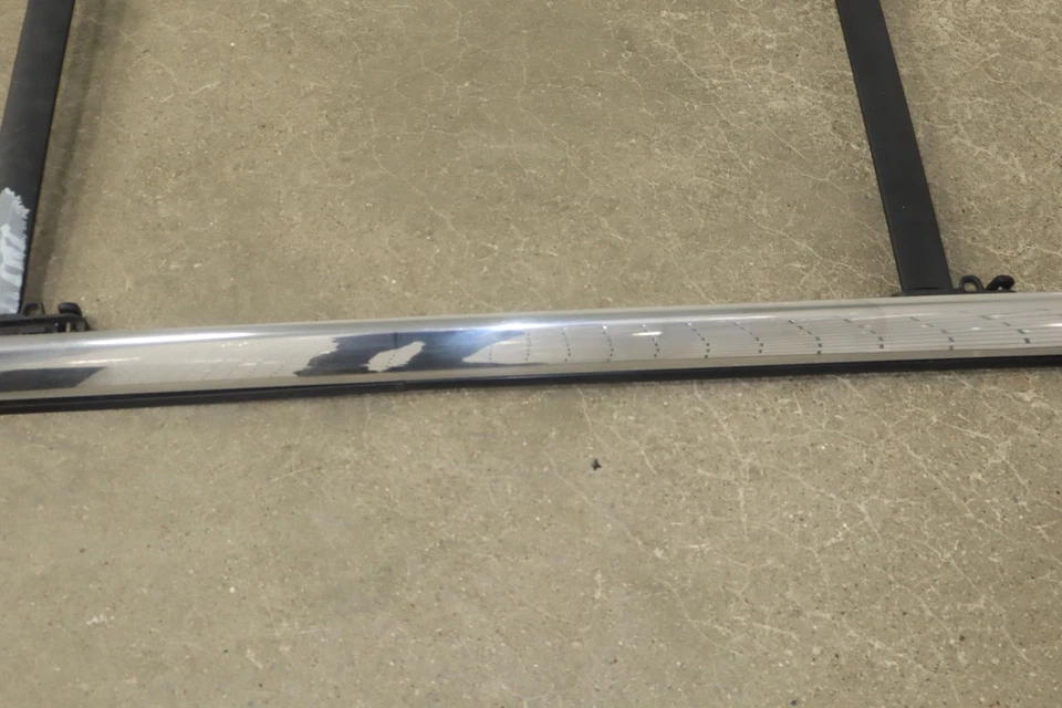 02-14 GMC Yukon XL/Suburban/ESV Cromo/Rojo 89U Conjunto portaequipajes techo Foto 4 de 4