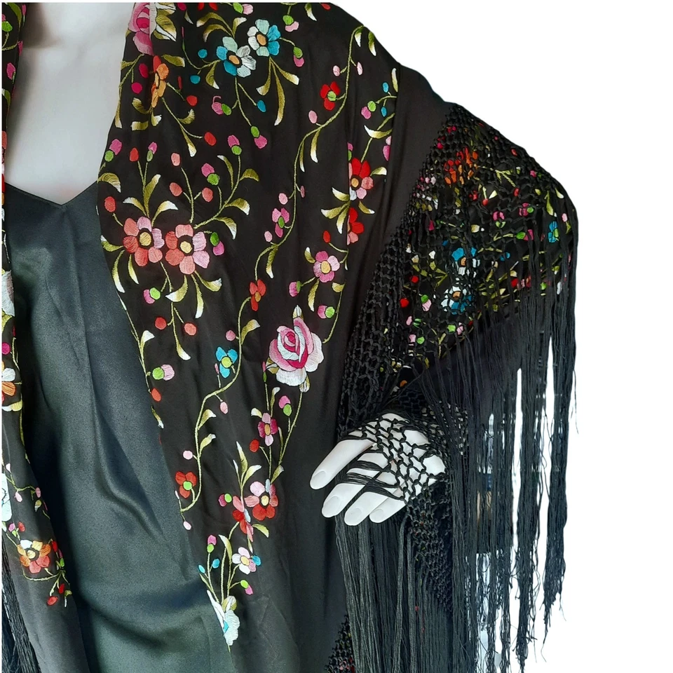Mantón de piano de seda bordado de colección 50"x50"+24" flecos anudados a mano negro/multi Foto 3 de 4