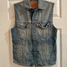Levi's Classic Distressed Trucker Denim Vest, Small,Grunge,Festival