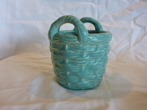 WEMBLEY WARE AUSTRALIA NUT BASKET / VASE GREEN WOVEN TEXTURE - Picture 3 of 11