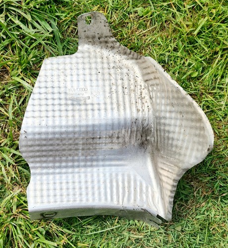 Original AUDI A4 8H 8E 8E0422704B Hitzeschutzblech Rechter Lenkungsschutz