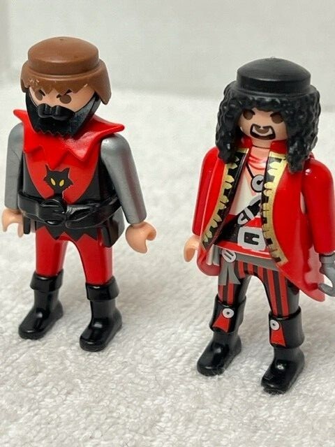 Playmobil Pirate Island Captain Hook AND Unicorn & Dragon Knight 2