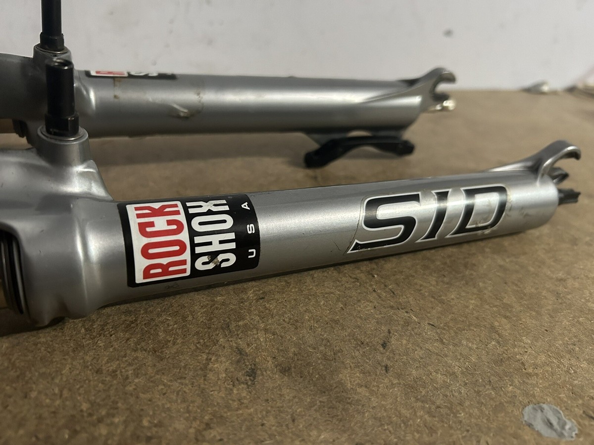 Rock Shox SID Team Fork with Lockout 1 1/8” Straight Steerer Rock Shox SID Team Fork with Lockout 1 1/8” Straight Steerer