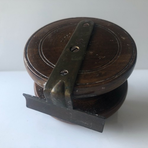 Antique 3½" Brass And Walnut Fishing Reel - Picture 7 of 11