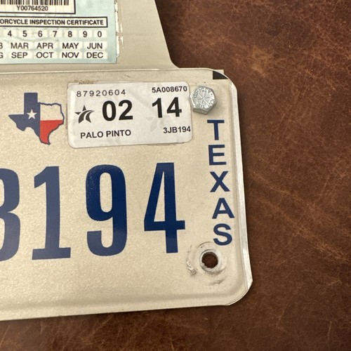 Placa de licencia de motocicleta Texas 2014 condado de Palo Pinto con tapa de inspección 🏍 - Imagen 2 de 8