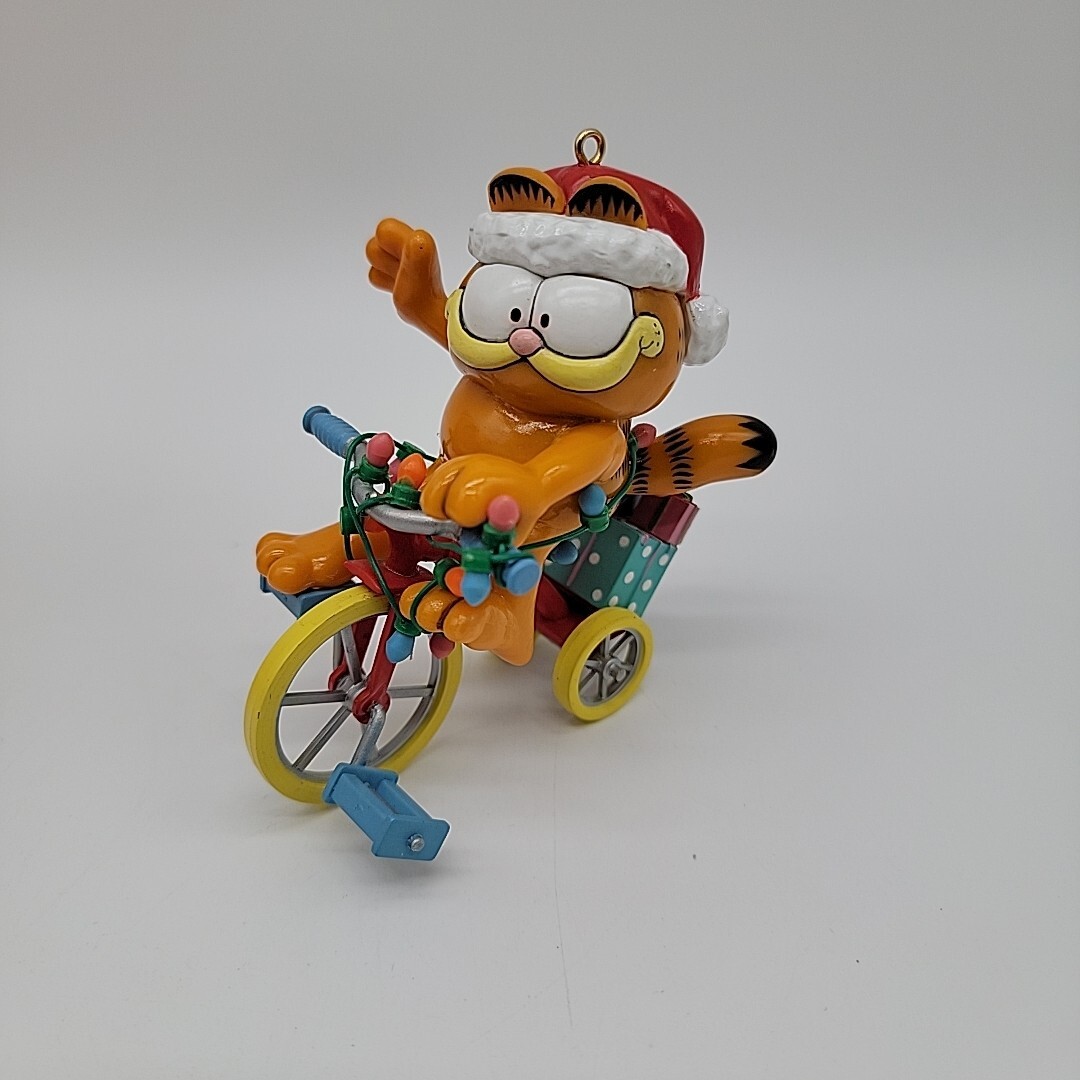 Vintage Enesco Garfield Trouble on 3 Wheels Tricycle Bike