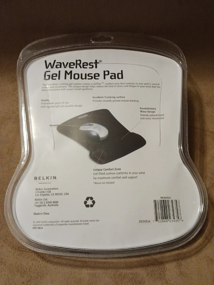 Belkin WaveRest Gel Mouse Pad, Blue (F8E262-BLK) - Image 2 of 4