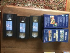 CASSETTE VIDEO VHS SERIE TV AMICALEMENT VOTRE episodes 1 a 12 3 vhs moore curtis