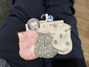 New Gerber 3 Pack Mittens, 0-3 Months