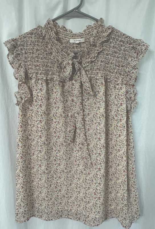 Pleione Floral Cottagecore Smocked Blouse Size Medium Ruffle Detail EUC
