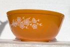 Vintage Pyrex Mixing Bowl 403 2.5 QT Butterfly Gold Floral Nestable 8.5"