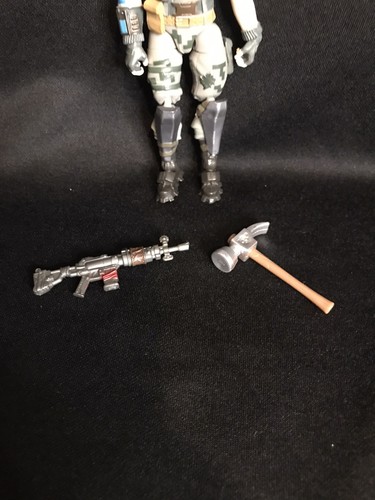 Fortnite 4" Warpaint Actionfigur - Bild 3 von 4