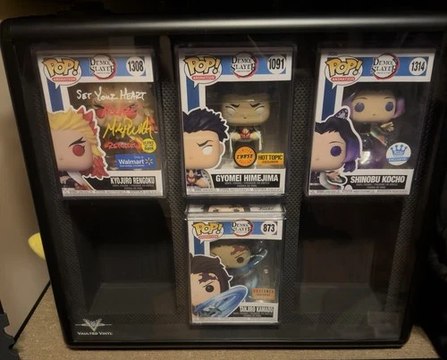 Funko Pop! Lot With Demon Slayer: Kyojuro Rengoku SIGNED QUOTE + Vaulted Display