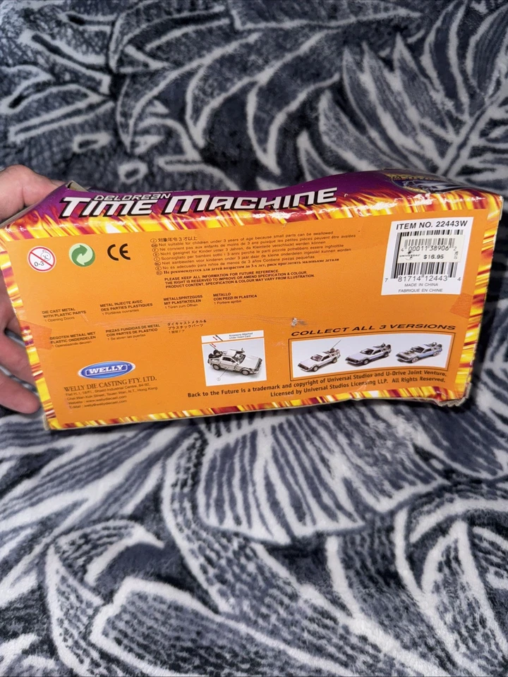WELLY BACK TO THE FUTURE DELOREAN CAR DIECAST MODEL TOY 1:24 BOXED - Image 3 of 4