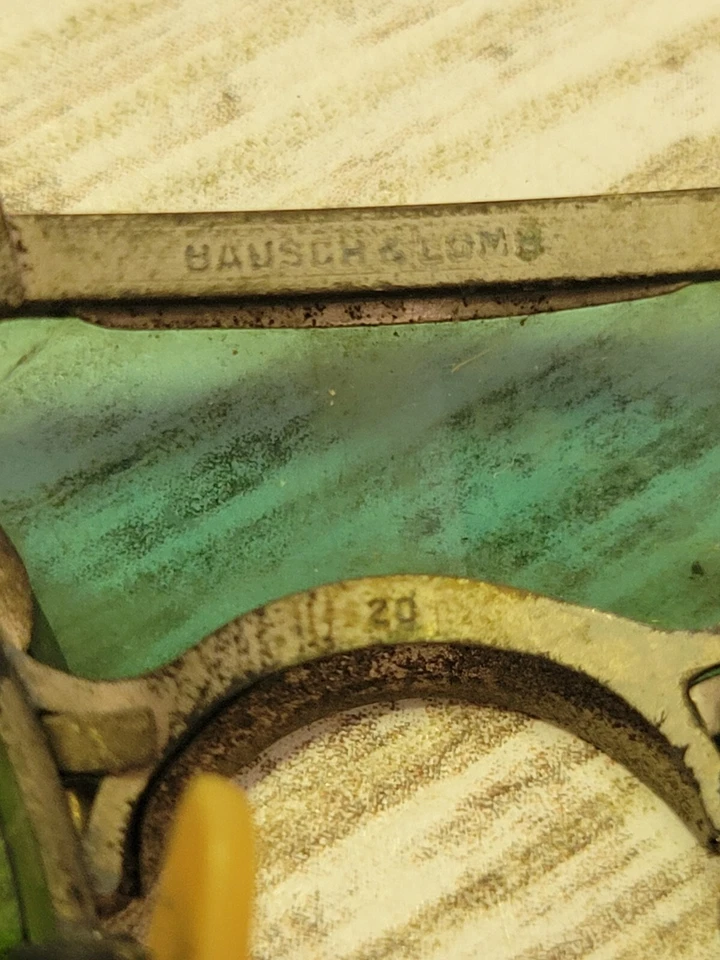 GAFAS DE SEGURIDAD BAUSCH & LOMB de colección con tazas laterales LENTES VERDES GAFAS antiguas de los años 40 Foto 2 de 4