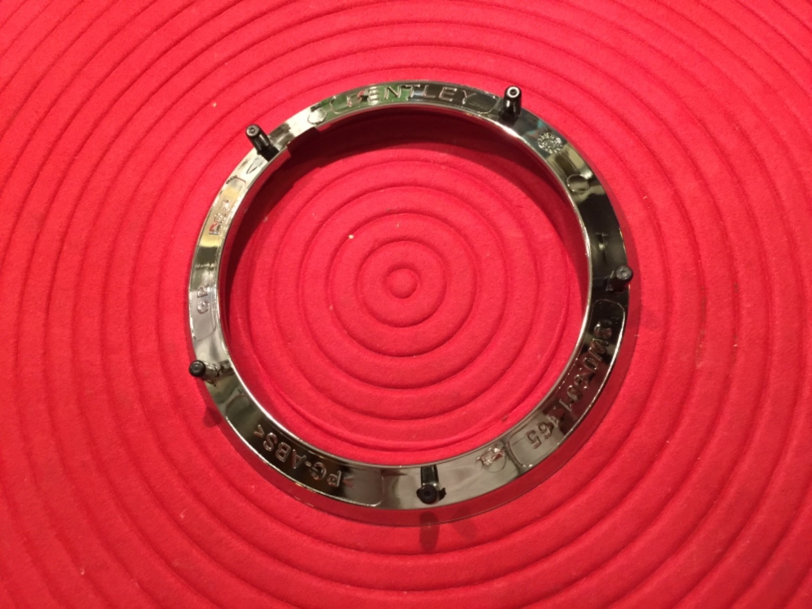 100% BRAND NEW OEM ORIGINAL BENTLEY CHROME RING WHEEL CENTER HUB CAP 3W0601165.