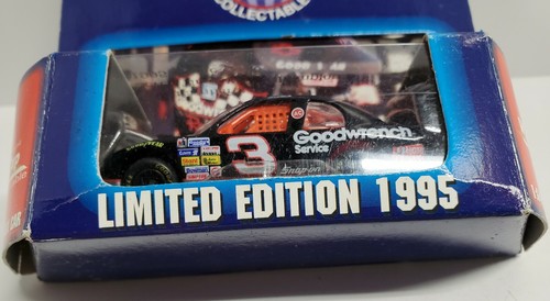 Dale Earnhardt Seven Time World Champion 1995 Monte Carlo Action Platinum 1:64 - Bild 6 von 6