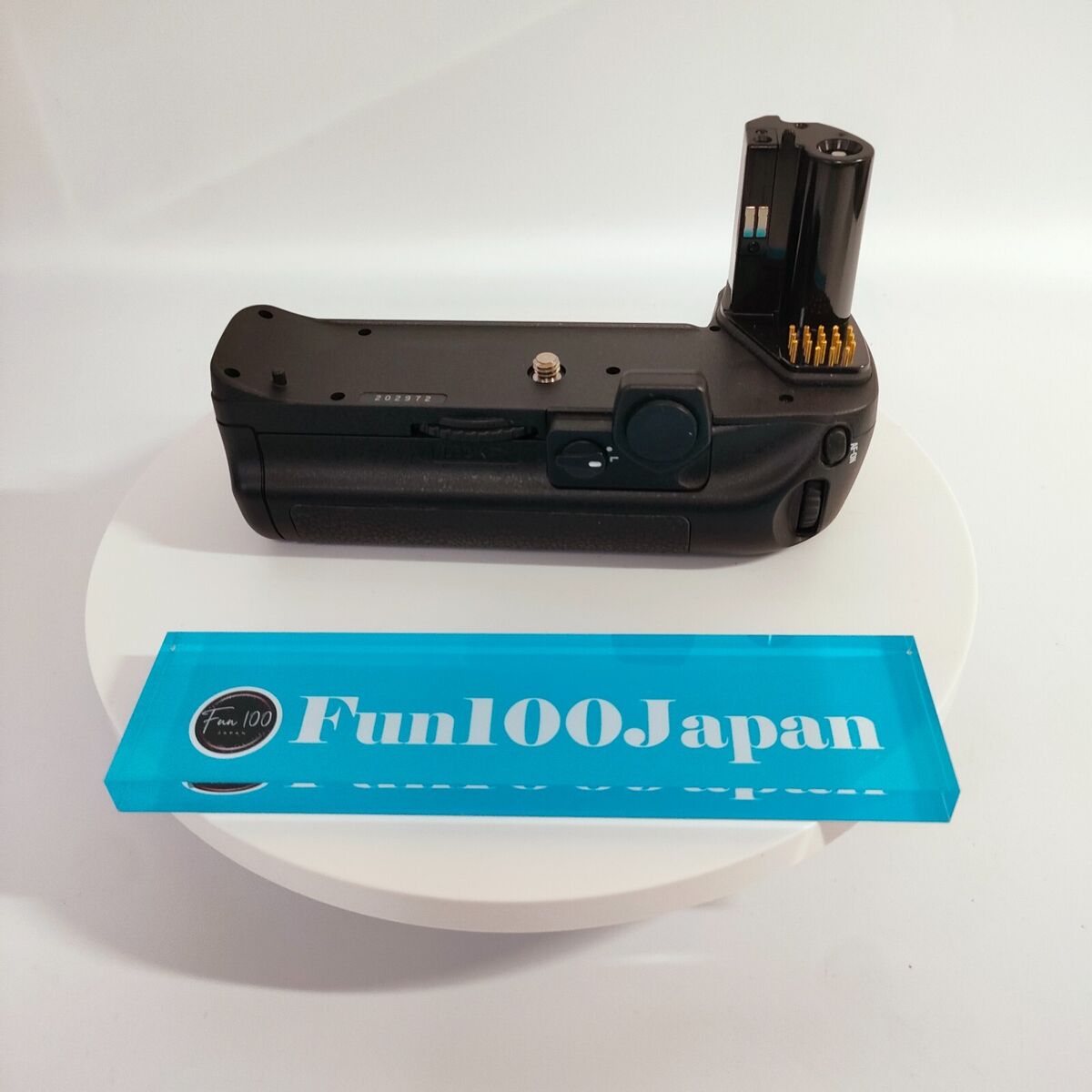 Nikon Multi Power Battery Pack for Nikon F6 MB-40 Nikon Multi Power Battery Pack for Nikon F6 MB-40