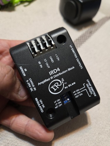 ELAN IRD4 - AMPLIFIED IR DISTRIBUTION BLOCK