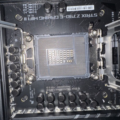 ASUS ROG STRIX Z790-E GAMING WIFI II LGA1700 for Intel Core 14th/13th/12th Gen - Photo 9/13