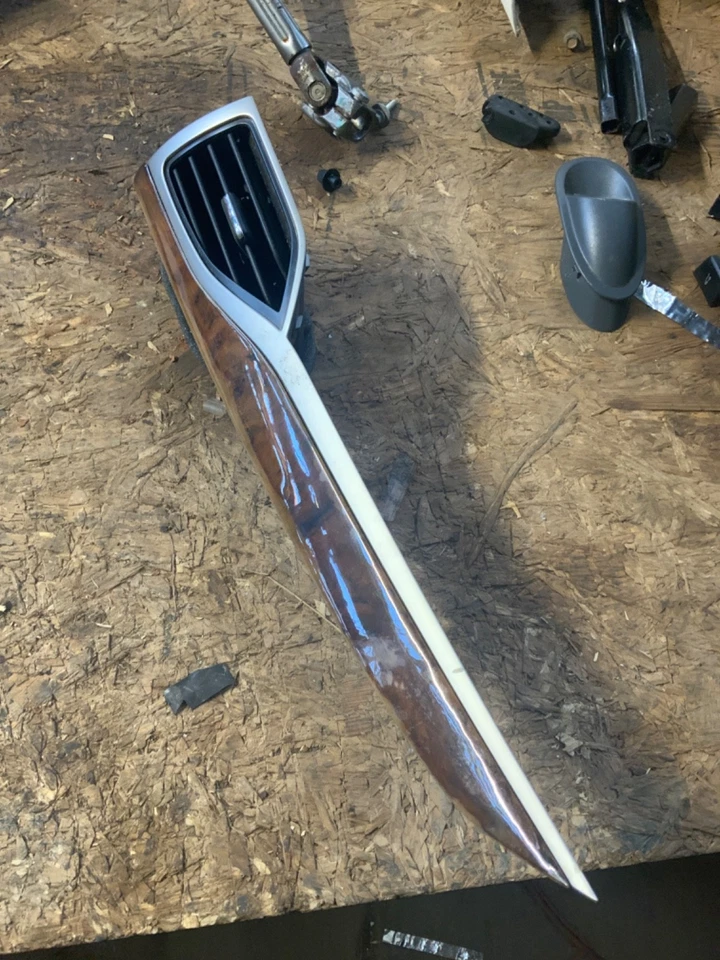 OEM 2013-2016 Lincoln MKZ Hybrid Front Right Passenger Side Dash Air Vent Trim - Image 3 of 4