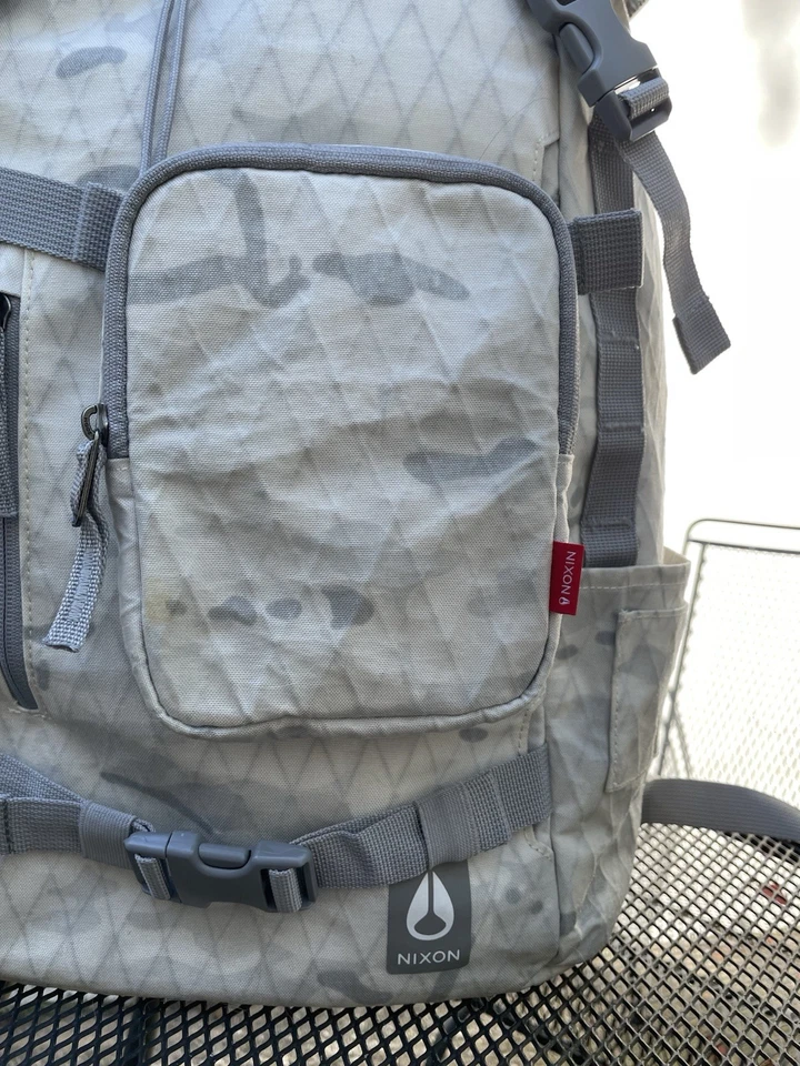 Nixon White Alpine Camo Multi 背包 — 第 3/4 张图片