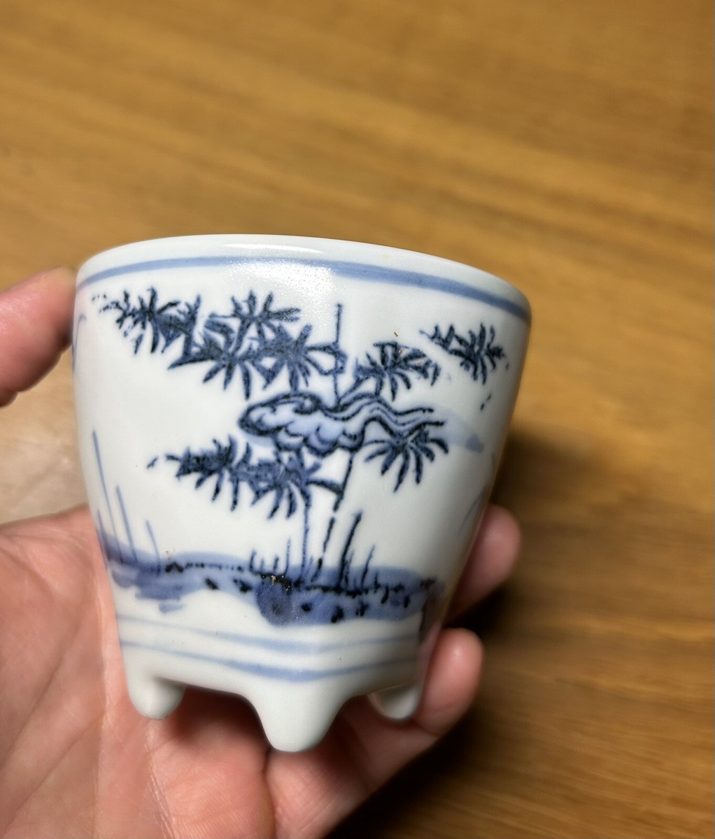Ming Dynasty Blue and White Porcelain Cup - 明代青花四足杯
