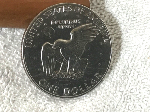 1977 Eisenhower Liberty Flying Eagle One Dollar US Coin - Picture 2 of 6