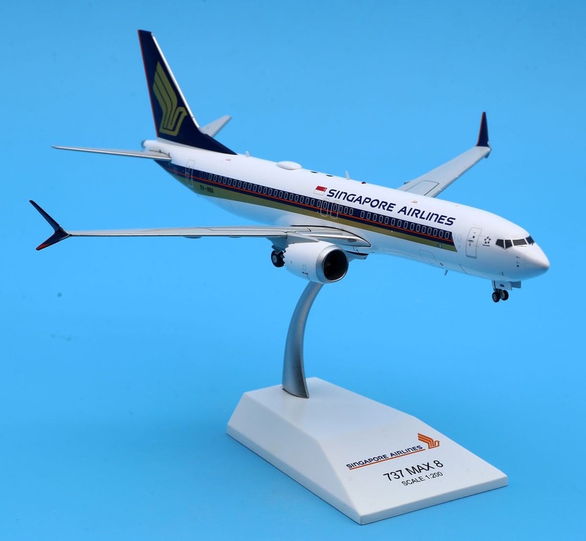 シンガポール航空 737MAX8 9V-MBA 1/200 Aero Classics AC041635 Boeing 737 MAX 8 Singapore Airlines